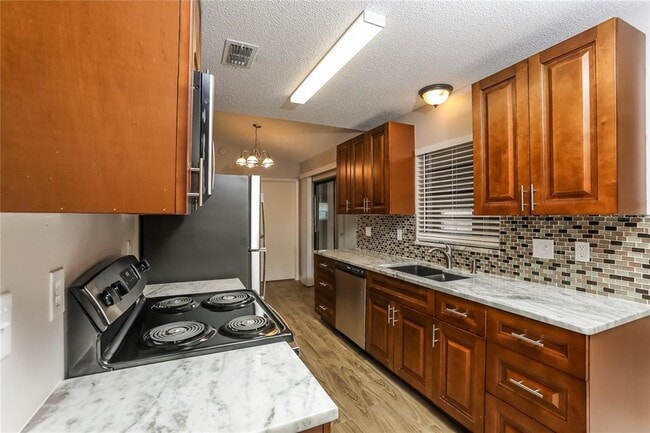 Photo - 3321 Knightsbridge Rd