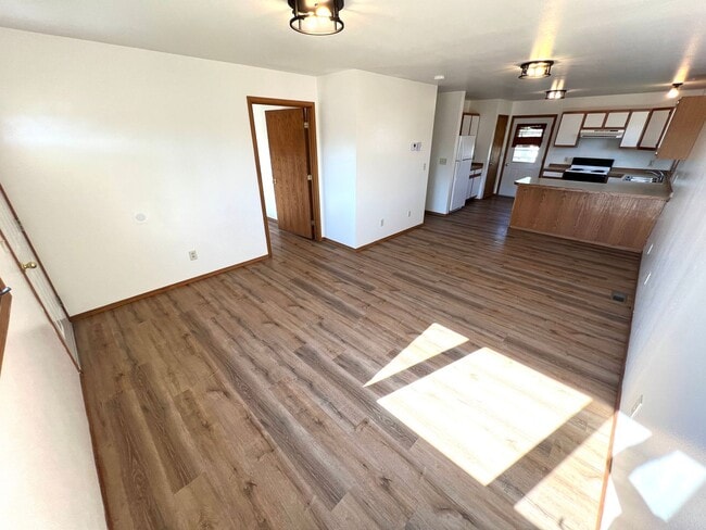 Building Photo - 2 Bed 1 Bath Single Family Home Located in...