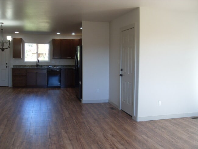 Photo - Unfurnished 3 Bedroom Home in Lake Hatcher