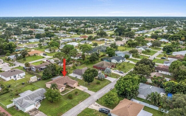 Photo - 357 NW Hogan St