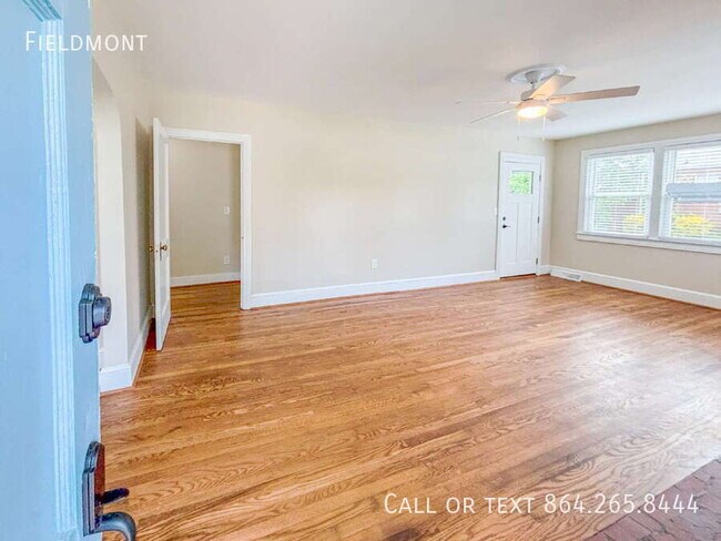 Photo - 121 Dupont Dr