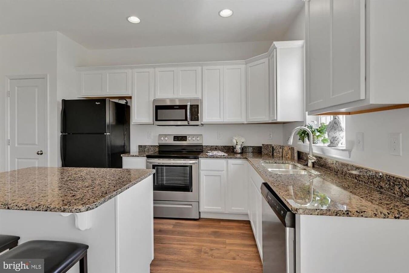 Photo - Luxury Townhome with garage!