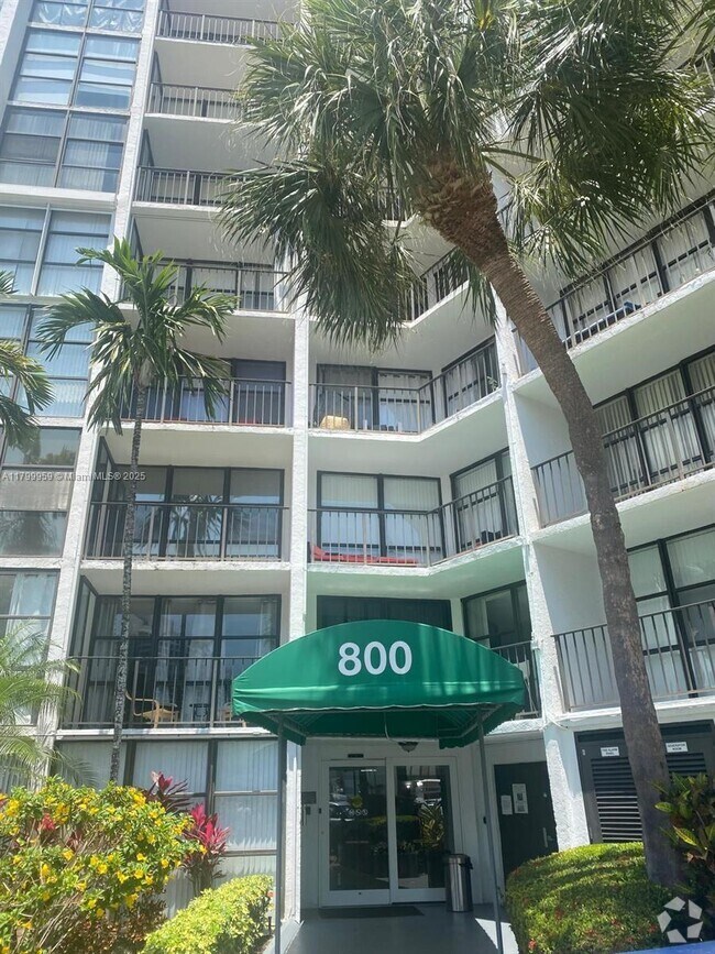 Building Photo - 800 Parkview Dr Unit 104 Rental