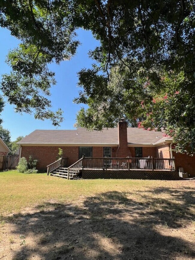 Photo - 290 Rose Trellis Rd