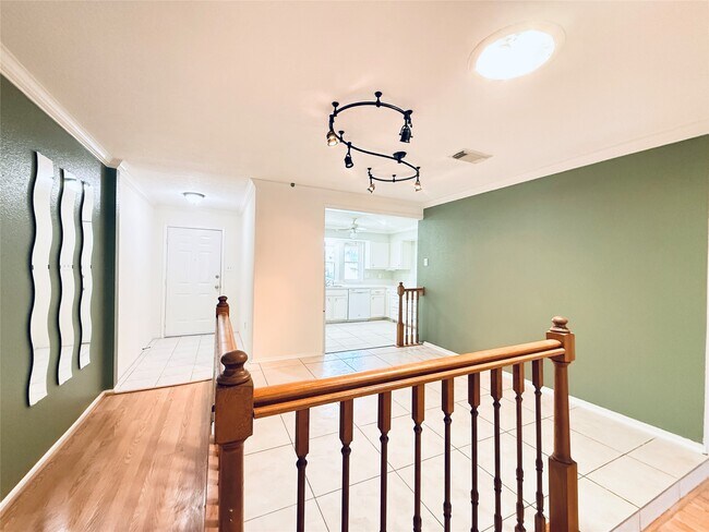 Photo - 16439 Hickory Knoll Dr