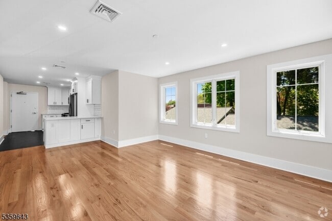 Building Photo - 162 Closter Dock Rd Unit A Rental