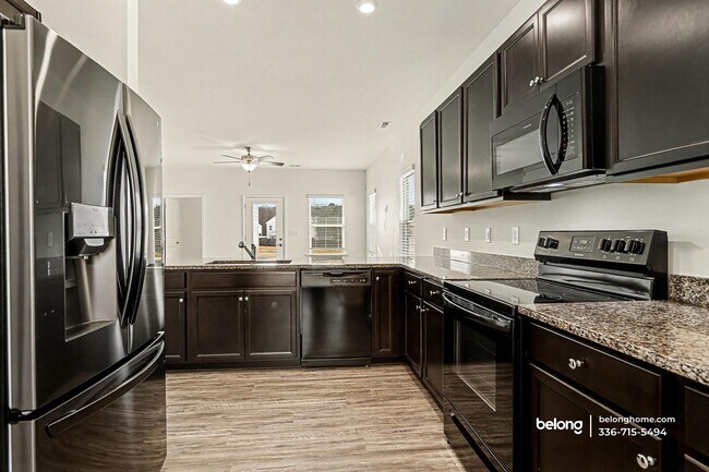 Photo - 103 W Tecoma Ln