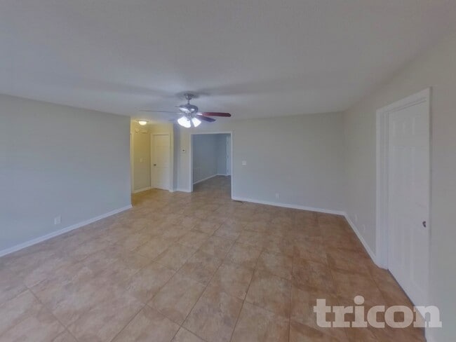 Photo - 1135 Mahogany Trail