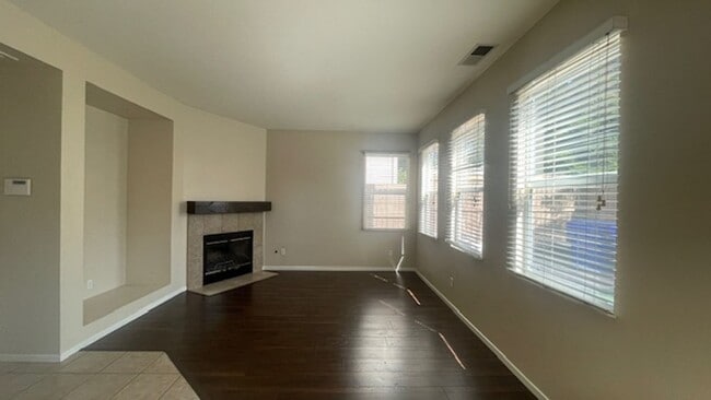 Photo - Gorgeous 4 Bedroom, 2.5 Bath with Loft in Rancho Del Oro For Rent!