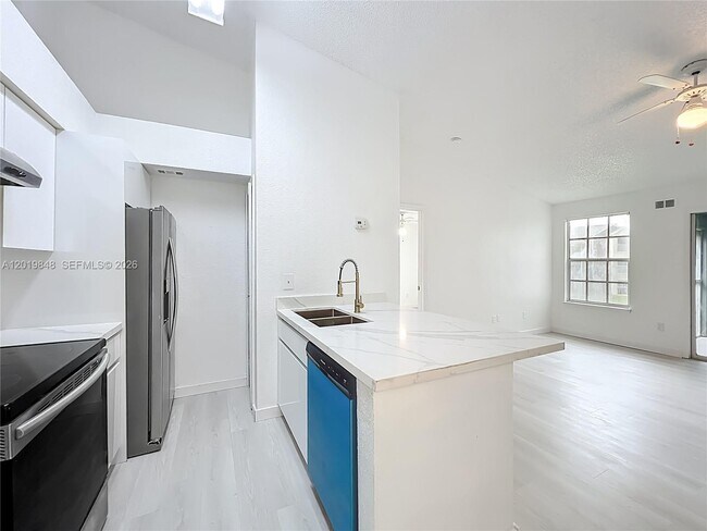 Photo - 2225 Metropolitan Way Unit 1225