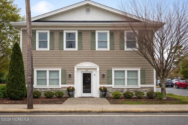 Building Photo - 101 Main St