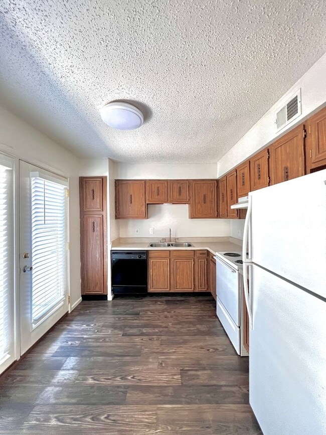 Photo - Peppertree Inn