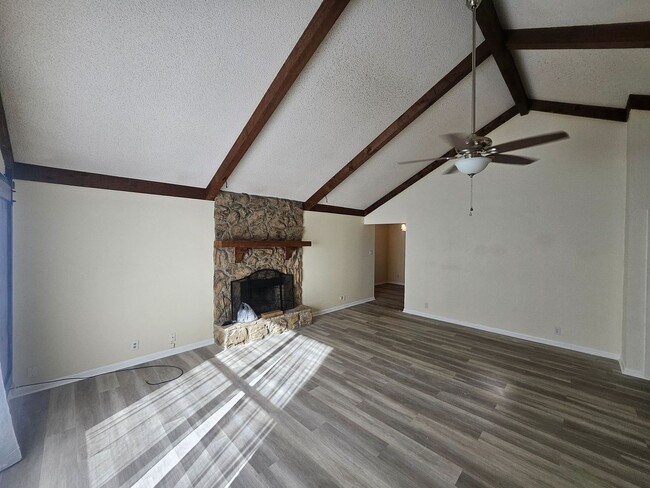 Photo - 171 Old Oak Ln
