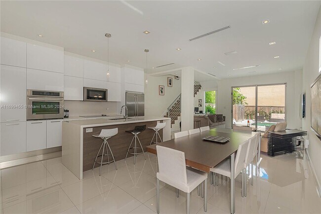 Photo - 3377 Day Ave