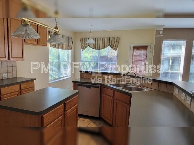 Photo - 2400 Spillway Cir