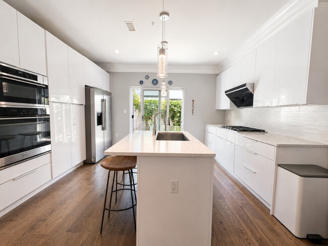 Photo - 1127 Kimball St