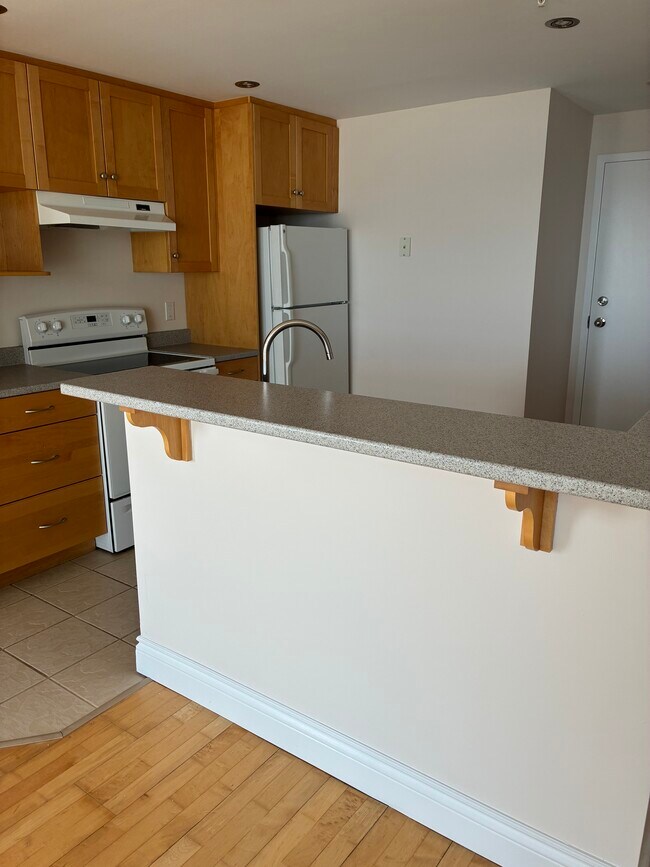 Photo - STUNNING TWO LEVEL PENTHOUSE AVAILABLE Unit 1605