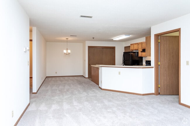 1BR, 1BA - 1,090SF