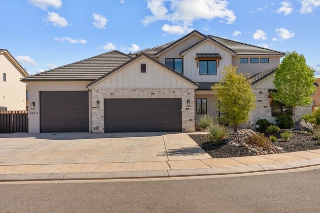 Building Photo - Gorgeous 5 bed 4 bath rental home with pool