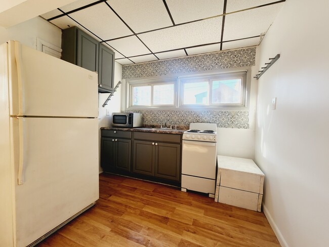 Building Photo - 324 Avenue E Unit 1F Rental