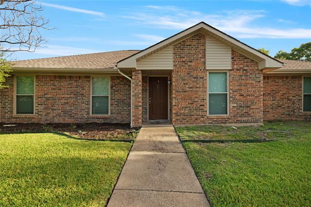 Photo - 1610 St James Dr