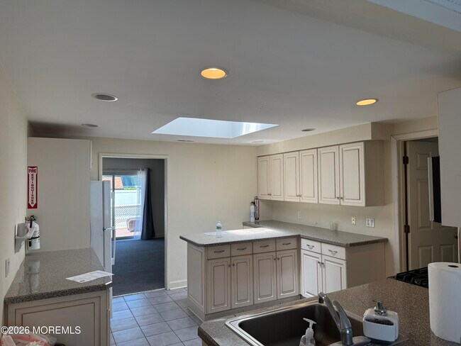 Photo - 191 Norgrove Ave