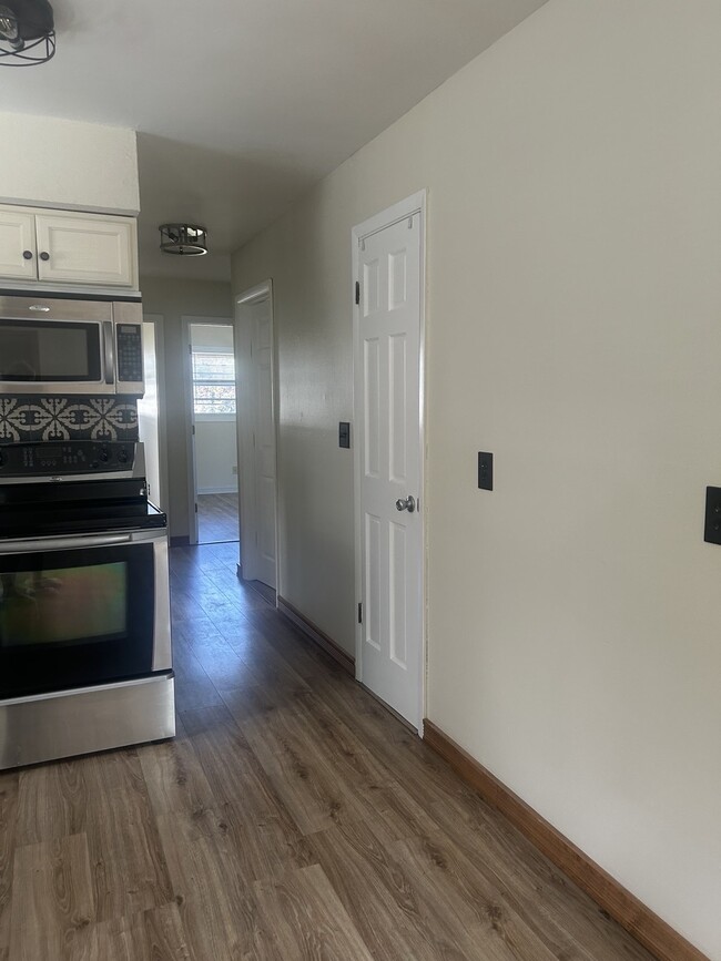 Photo - 1718 Rawson Ave Unit Lower