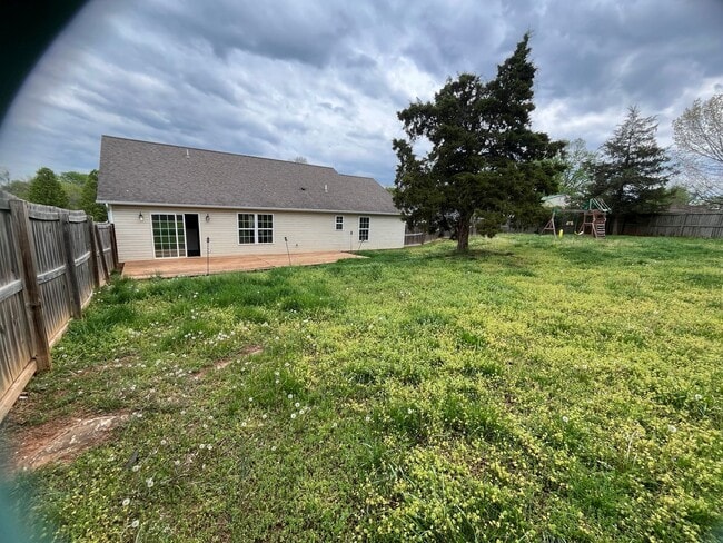 Photo - Well-Maintained 3BR/2BA Home in the Heart of Desloge