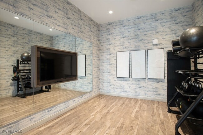 Building Photo - 3260 Stockton St Unit A1