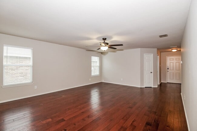 1844 Thorntree Ln