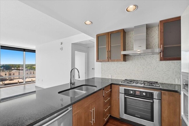 Photo - 300 Bowie St Unit 904