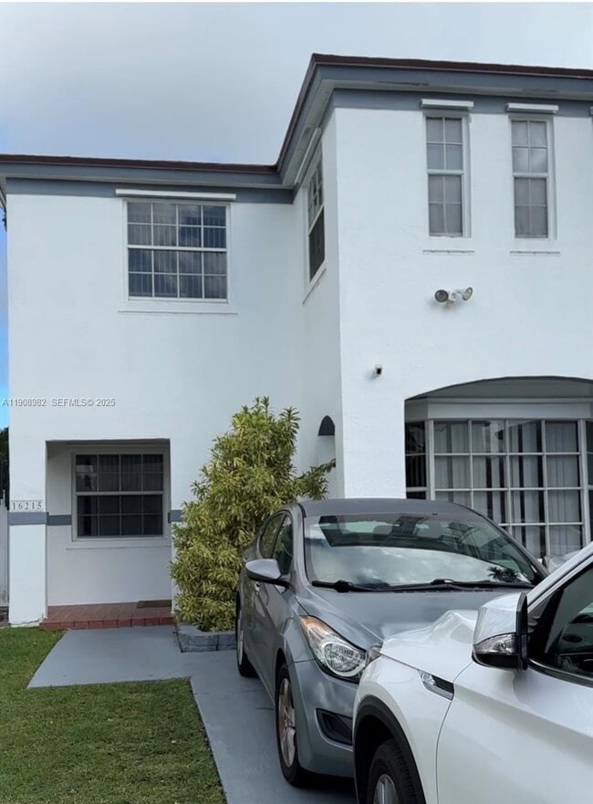 Photo - 16215 SW 139th Ct