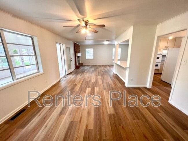 Photo - 4616 E 46th St