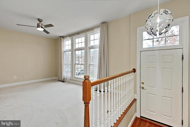Photo - 6913 Stanwick Square
