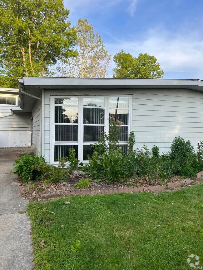 Townhomes for Rent in Peru IN 1 Townhouses