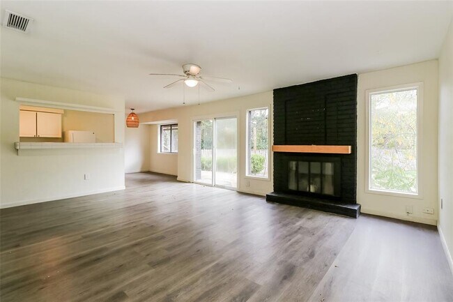 Photo - 2803 Cornish Cir