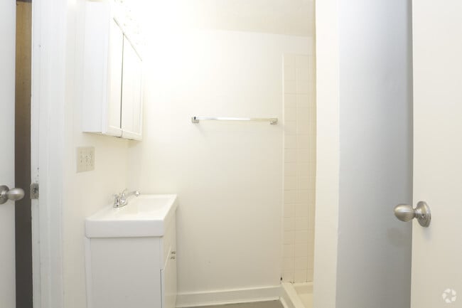3 Bedroom - Second Bathroom
