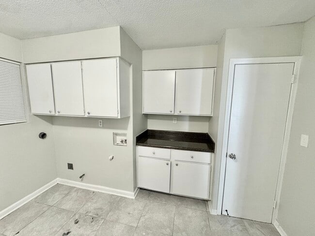 Photo - 4079 Forest View Dr