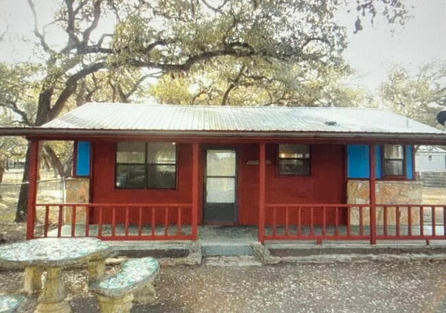 Building Photo - 210 Moss Oak Rd