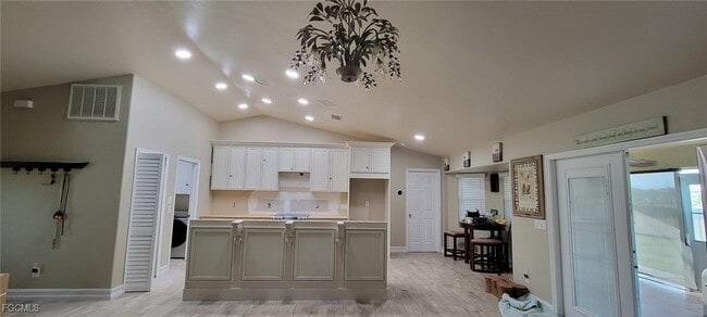 Photo - 4030 27th St SW