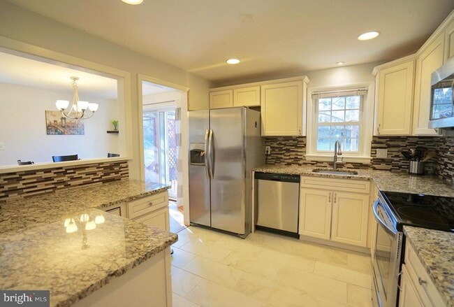 Photo - 4218 University Dr