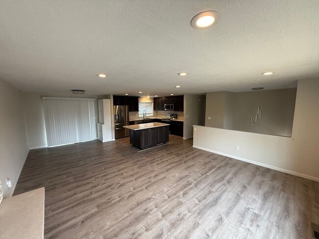 Photo - Tastefully Updated Kingsgate home!