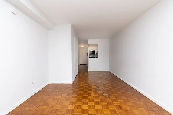 222 E 14th St Unit 7M
