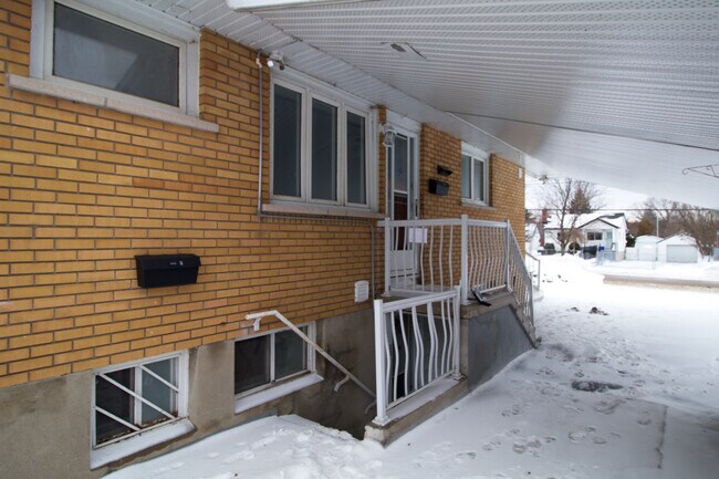 Photo - 2 Bedroom Basement Apartment – All Utiliti... Unit 2