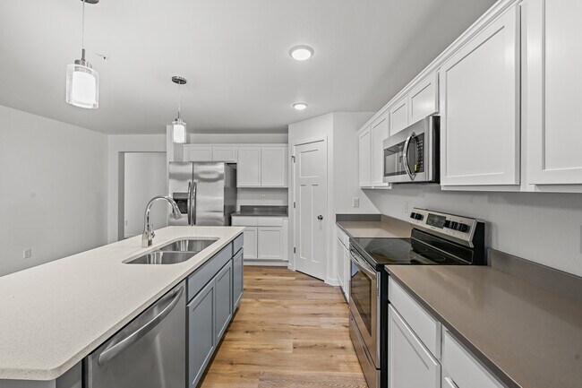 Photo - Willow Estates