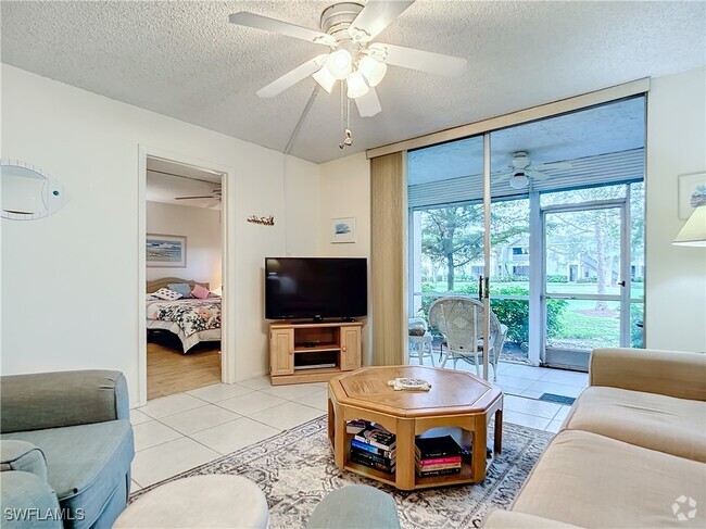 Building Photo - 180 Turtle Lake Ct Unit 103 Rental