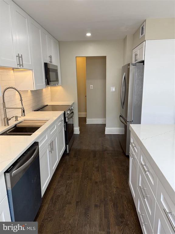 Photo - 7925 Gunston Woods Pl