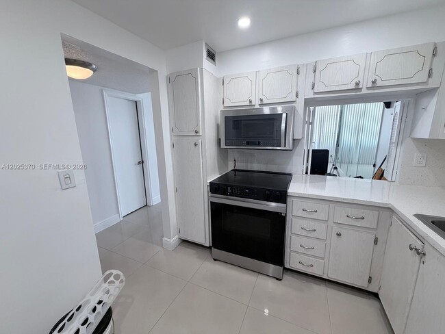 Photo - 1825 S Ocean Dr Unit 611
