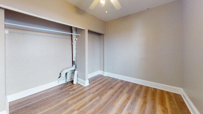 Photo - 2818 E 119th St Unidad 2818 E 119th Down