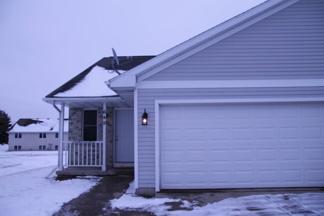 Photo - 648 S Burr Oak Ave